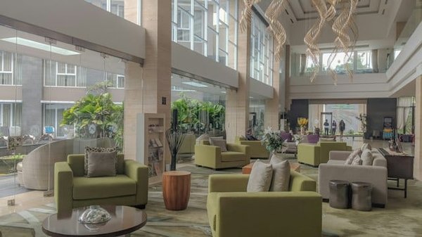 Quel est le bon plan pour organiser un événement de luxe avec un hébergement dans un hôtel parisien ?