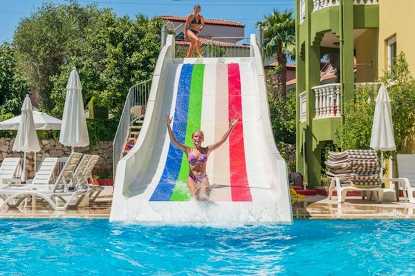 Camping dans le Var : plongez dans les espaces aquatiques!